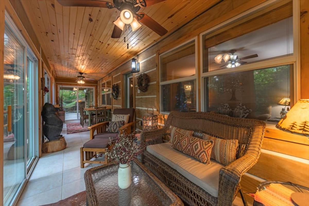 Waterfront Mountain Cabin With Hot Tub Villa Blue Ridge Bagian luar foto
