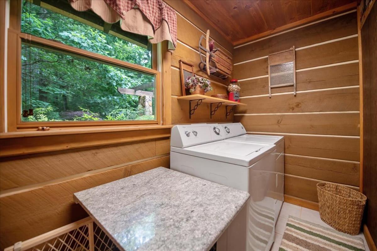 Waterfront Mountain Cabin With Hot Tub Villa Blue Ridge Bagian luar foto