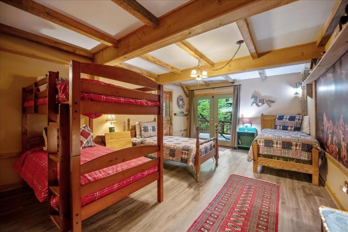 Waterfront Mountain Cabin With Hot Tub Villa Blue Ridge Bagian luar foto