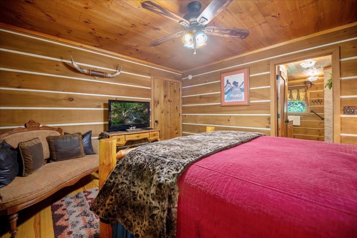 Waterfront Mountain Cabin With Hot Tub Villa Blue Ridge Bagian luar foto